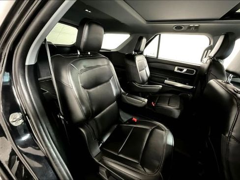 Used 2023 Ford Explorer XLT w/ Equipment Group 202A image 27