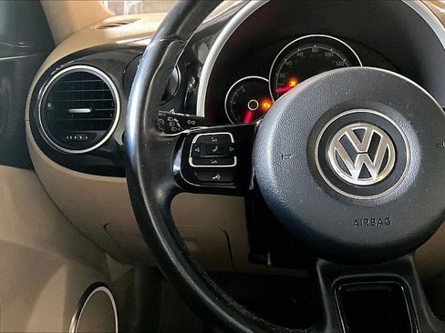 Used 2017 Volkswagen Beetle 1.8T SE FWD image 16