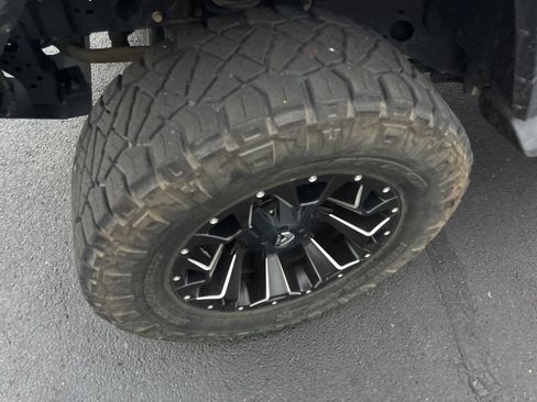 Used 2020 Jeep Gladiator Overland AWD/4WD image 5
