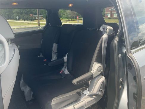 Used 2021 Honda Odyssey Elite image 19