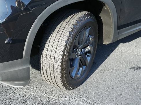 Used 2025 Honda Ridgeline Sport image 12