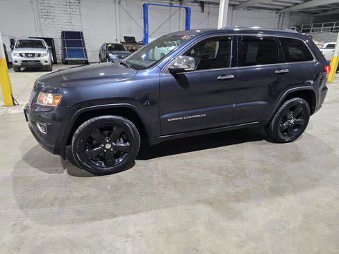 Used 2014 Jeep Grand Cherokee Limited AWD/4WD image 2