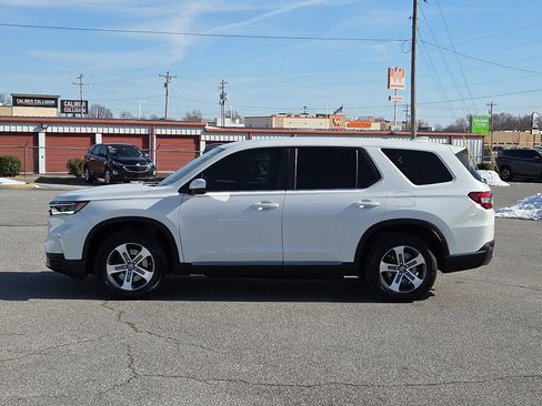 Used 2024 Honda Pilot EX-L image 3