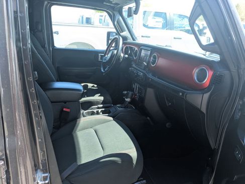 Used 2021 Jeep Wrangler Unlimited Rubicon AWD/4WD image 34