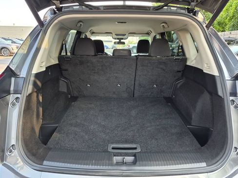 Used 2025 Nissan Rogue SV AWD/4WD image 23