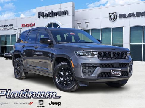 New 2026 Jeep Grand Cherokee Altitude image 1