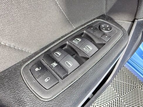 Used 2023 Dodge Charger SXT image 10