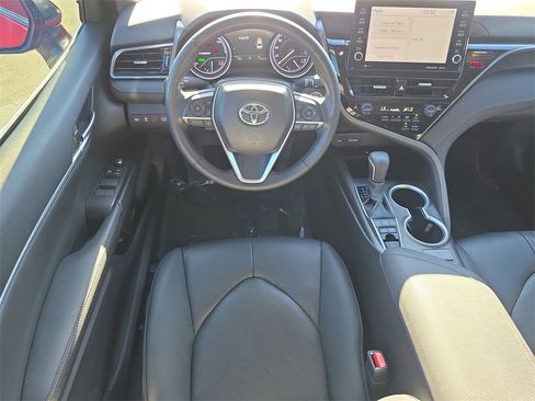 Used 2024 Toyota Camry XLE image 14