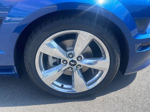 Used 2009 Ford Mustang GT RWD image 11