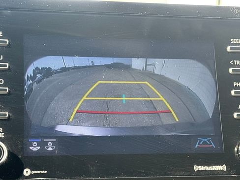 Used 2022 Toyota Camry SE w/ Convenience Package image 10