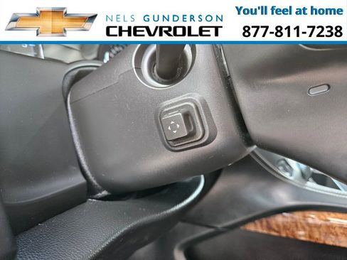 Used 2018 Chevrolet Suburban Premier image 27