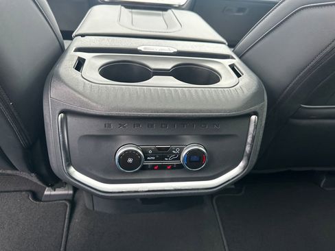 New 2025 Ford Expedition Platinum w/ Stealth Performance Package image 19