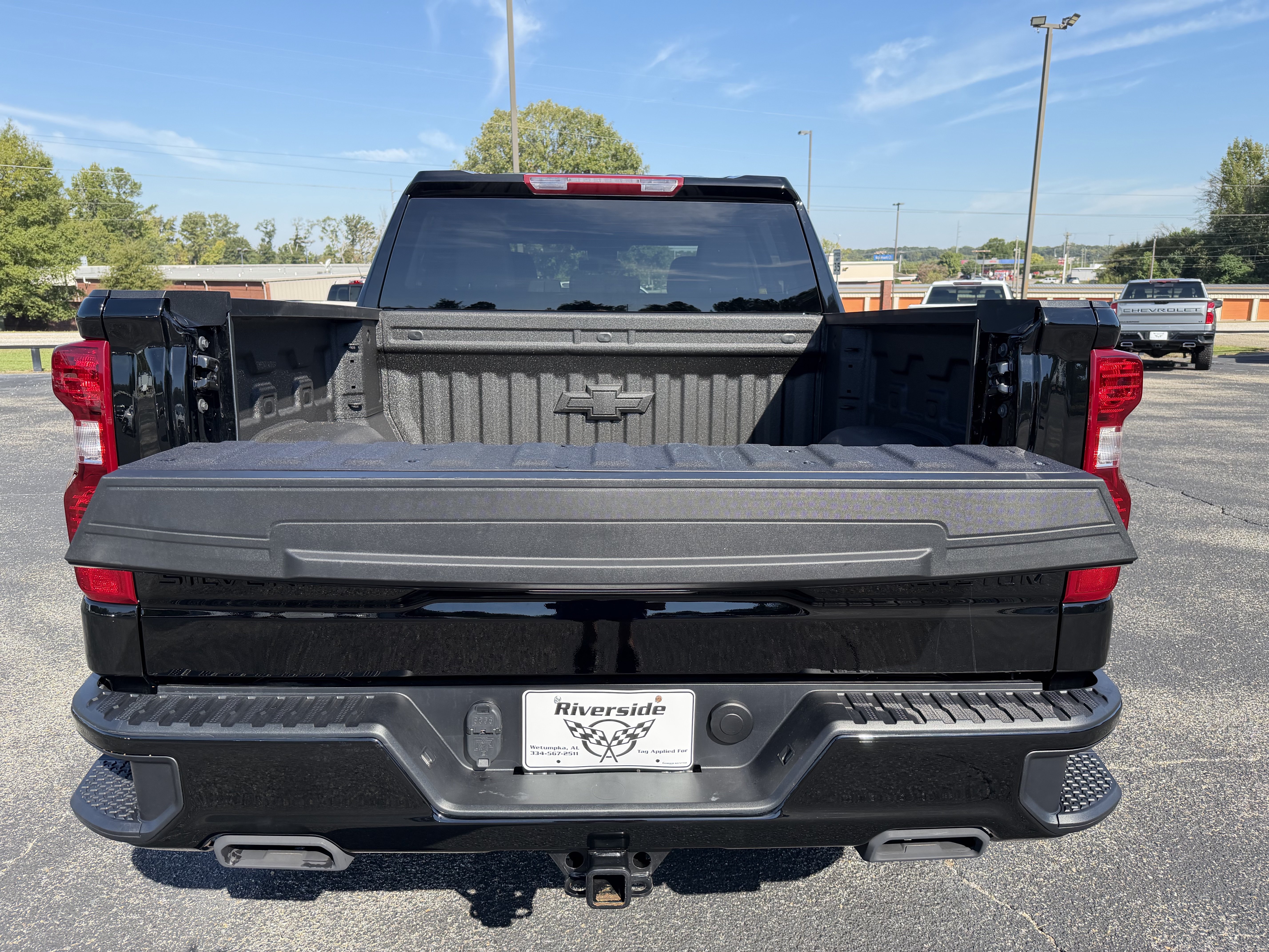 Used 2026 Chevrolet Silverado 1500 Custom Trail Boss w/ Dark Appearance Package AWD/4WD image 9