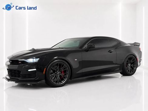 Used 2020 Chevrolet Camaro SS RWD image 6