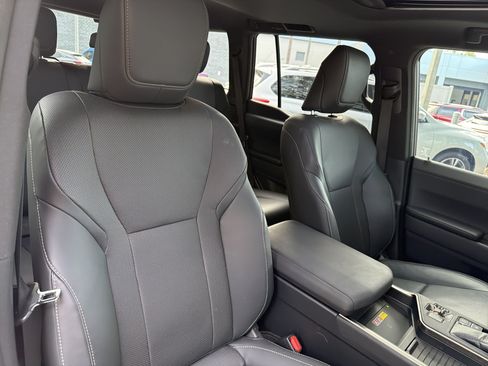 Used 2024 Lexus GX 550 w/ Accessory Package (Z1) AWD/4WD image 46
