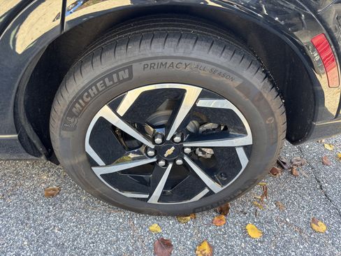 Used 2025 Chevrolet Equinox EV LT image 5