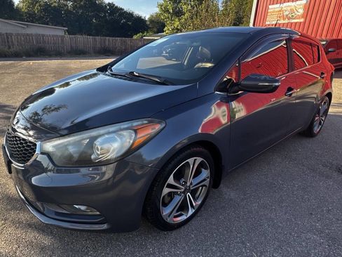 Used 2016 Kia Forte EX w/ EX Premium Technology Package image 12