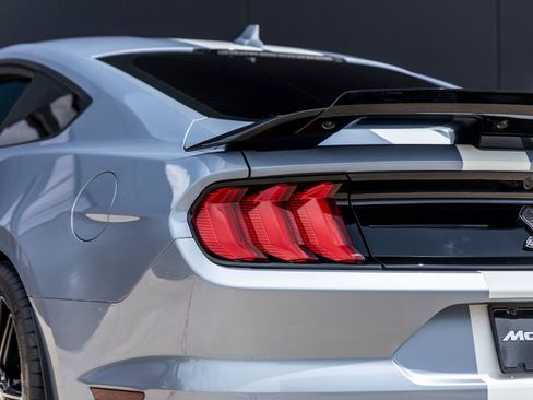 Used 2022 Ford Mustang Shelby GT500 w/ Technology Package RWD image 11