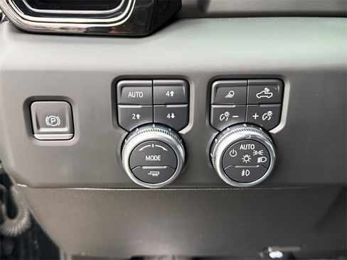 Used 2023 GMC Sierra 1500 AT4 w/ AT4 Preferred Package image 22