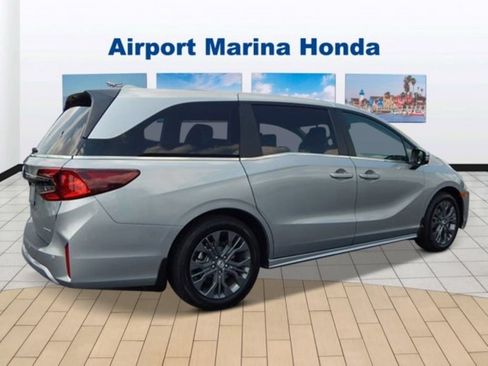 New 2026 Honda Odyssey Touring image 5