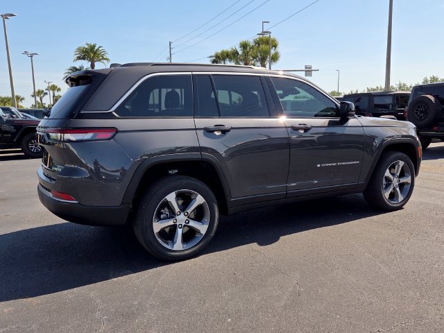 New 2026 Jeep Grand Cherokee Limited w/ Luxury Tech Group II RWD image 7