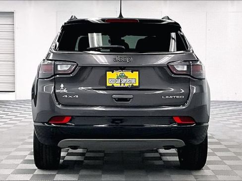 Used 2024 Jeep Compass Limited w/ Elite Group AWD/4WD image 5