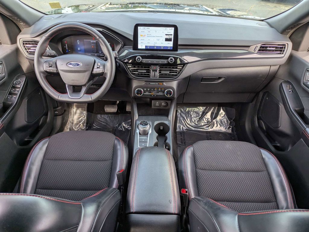 Used 2025 Ford Escape ST-Line FWD image 15