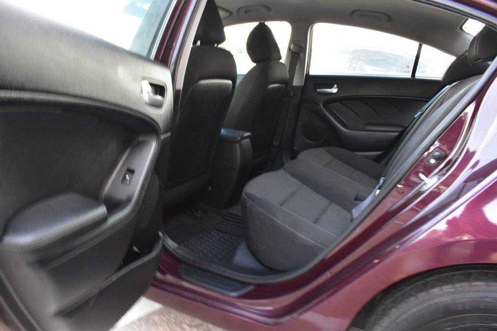 Used 2018 Kia Forte LX FWD image 19