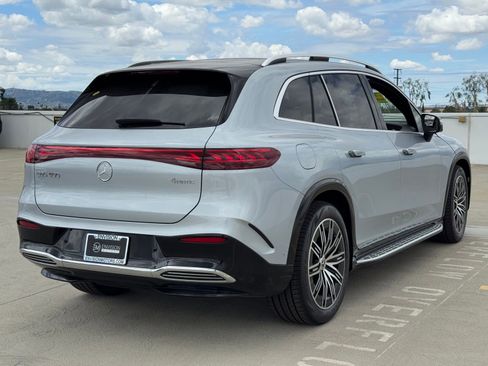 New 2026 Mercedes-Benz EQS 400 4MATIC SUV image 9
