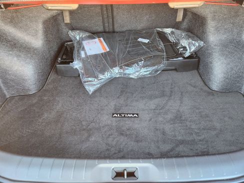 Used 2024 Nissan Altima 2.5 SL image 37