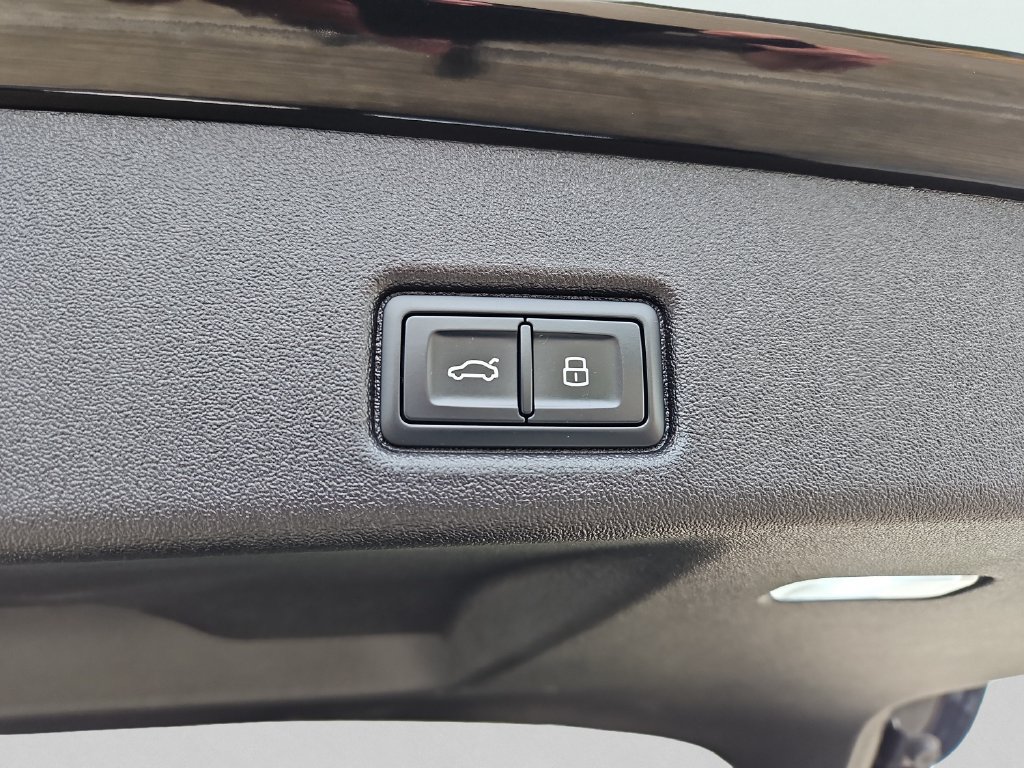Certified 2025 Audi Q5 Premium AWD/4WD image 25