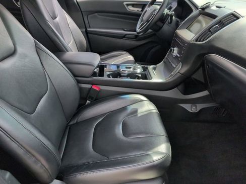 Used 2019 Ford Edge Titanium w/ Cold Weather Package AWD/4WD image 27