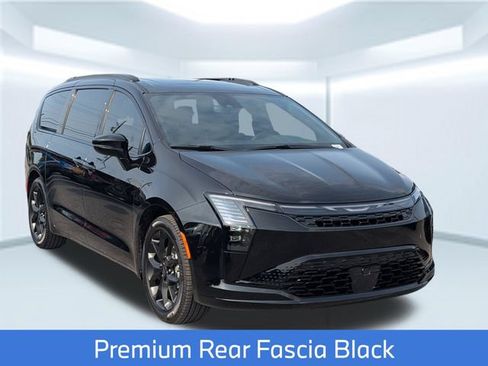 New 2027 Chrysler Pacifica Limited FWD image 9