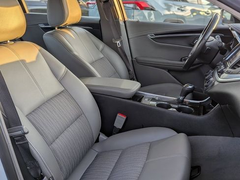 Used 2018 Chevrolet Impala LT image 16