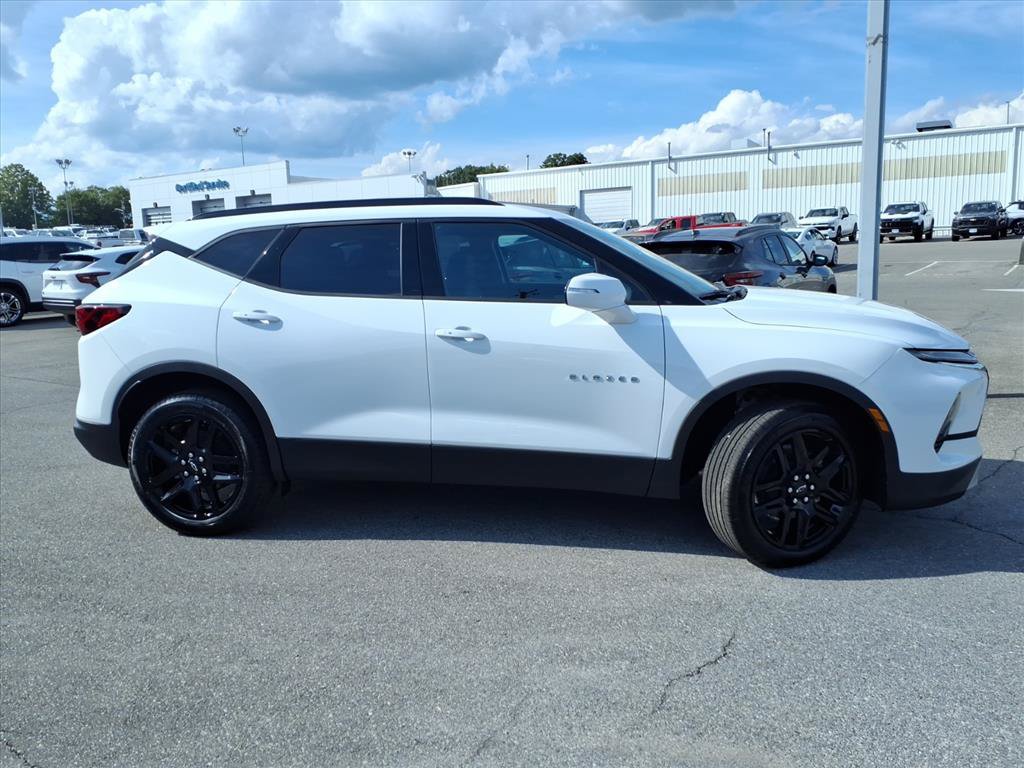 New 2026 Chevrolet Blazer LT AWD/4WD image 3