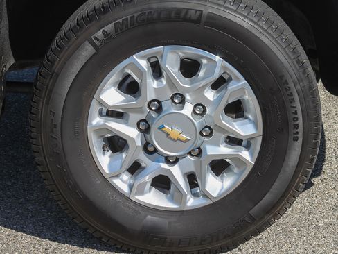 Used 2024 Chevrolet Silverado 2500 LTZ image 12
