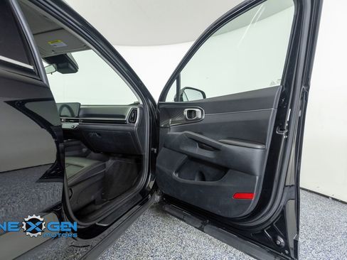 Used 2024 Kia Sorento S image 38