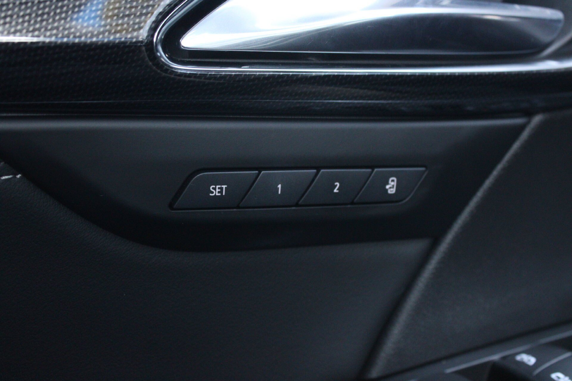 Used 2022 Buick Envision Essence w/ Sport Touring Package FWD image 24