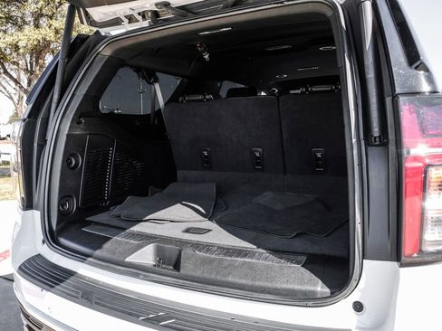 Used 2023 Chevrolet Suburban Premier image 57