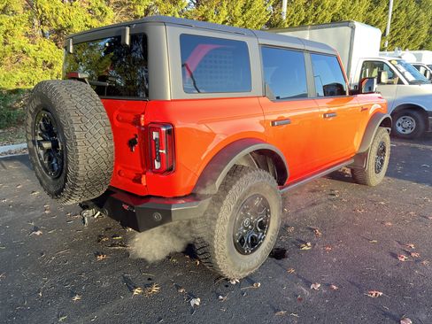 Used 2023 Ford Bronco Wildtrak image 10