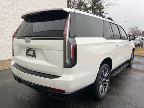 Used 2021 Cadillac Escalade ESV Sport image 5