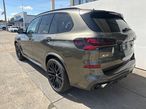 New 2026 BMW X5 xDrive40i w/ M Sport Package AWD/4WD image 3