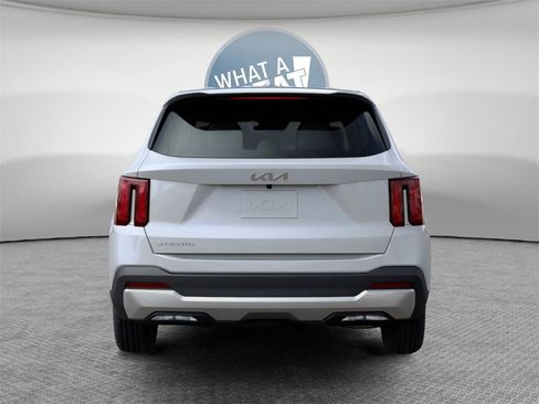 New 2026 Kia Sorento LX image 13