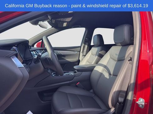 Used 2025 Cadillac XT5 Luxury FWD image 9