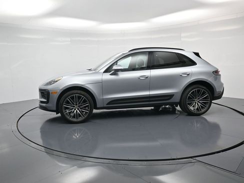 Certified 2026 Porsche Macan image 2