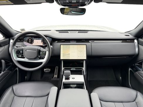 New 2025 Land Rover Range Rover SE AWD/4WD image 19