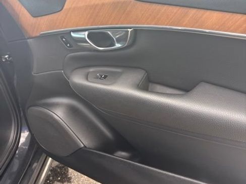 Used 2021 Volvo XC90 T6 Momentum w/ Advanced Package AWD/4WD image 40