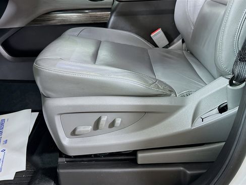 Used 2019 Chevrolet Suburban LT image 20