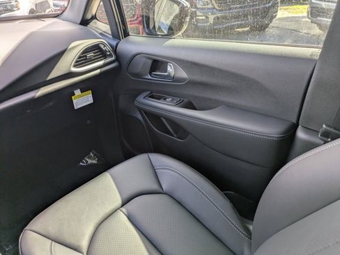 New 2026 Chrysler Voyager LX image 19