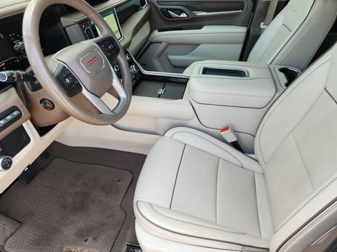 Used 2022 GMC Yukon XL Denali AWD/4WD image 4